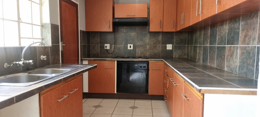 4 Bedroom Property for Sale in Bloubosrand Gauteng