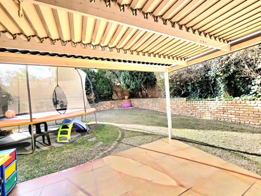 To Let 4 Bedroom Property for Rent in Halfway Gardens Gauteng