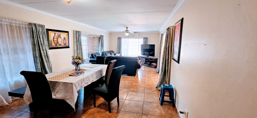 3 Bedroom Property for Sale in Three Rivers Proper Gauteng