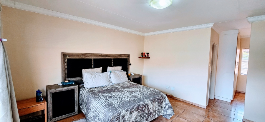 3 Bedroom Property for Sale in Three Rivers Proper Gauteng