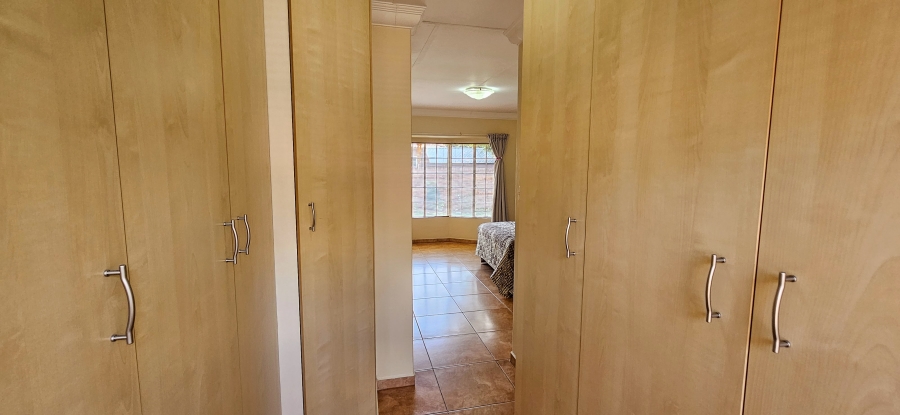 3 Bedroom Property for Sale in Three Rivers Proper Gauteng