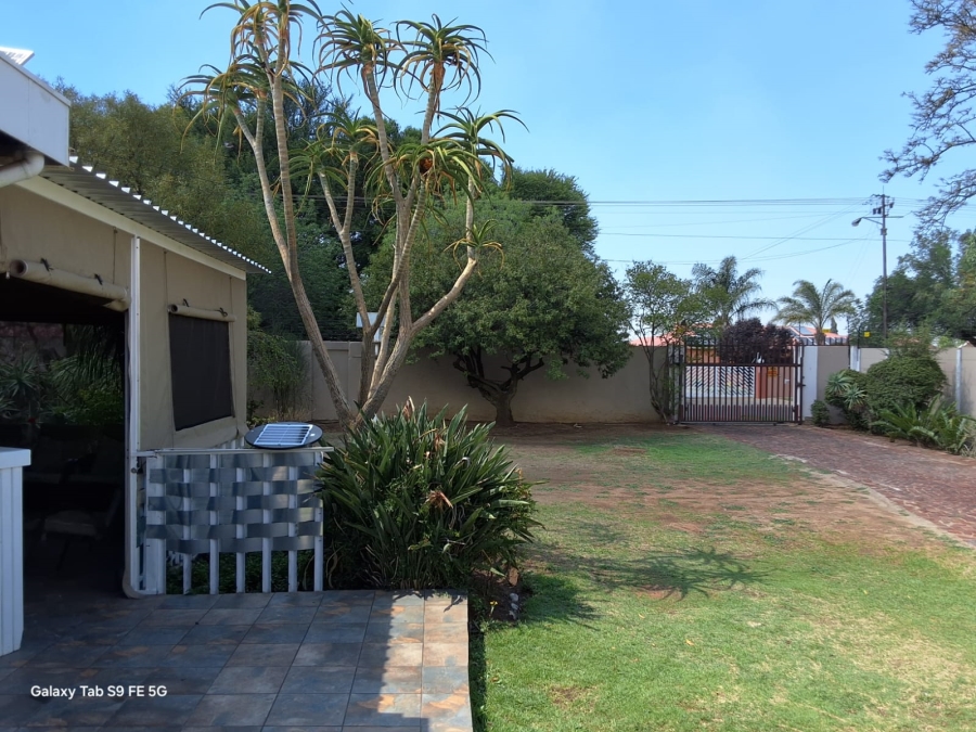 6 Bedroom Property for Sale in Lambton Gauteng