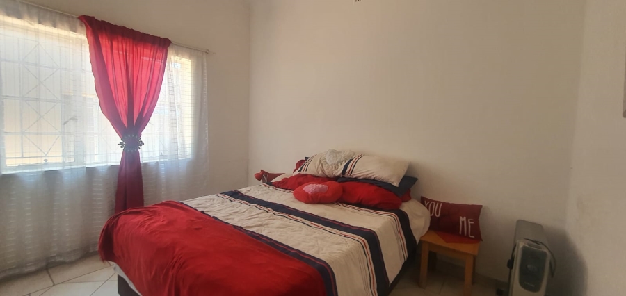 6 Bedroom Property for Sale in Lambton Gauteng