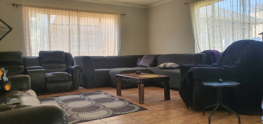 6 Bedroom Property for Sale in Lambton Gauteng