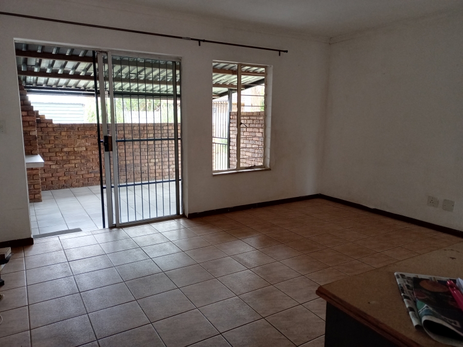 To Let 2 Bedroom Property for Rent in Doornpoort Gauteng