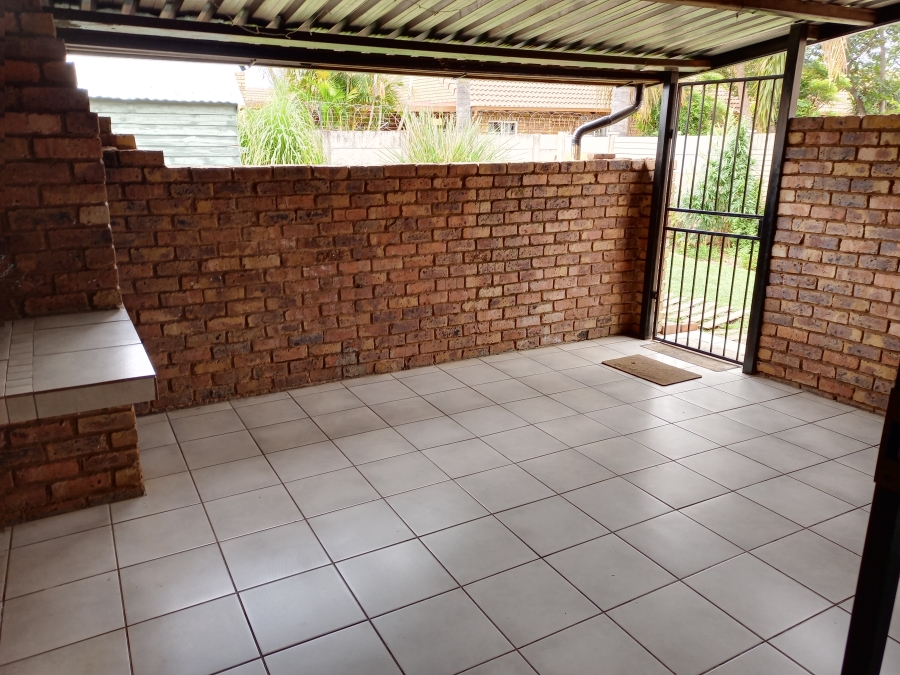 To Let 2 Bedroom Property for Rent in Doornpoort Gauteng