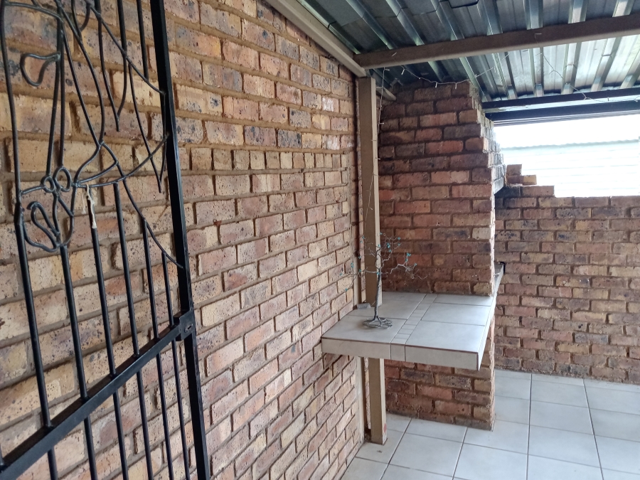 To Let 2 Bedroom Property for Rent in Doornpoort Gauteng