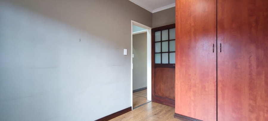 2 Bedroom Property for Sale in Rooihuiskraal North Gauteng