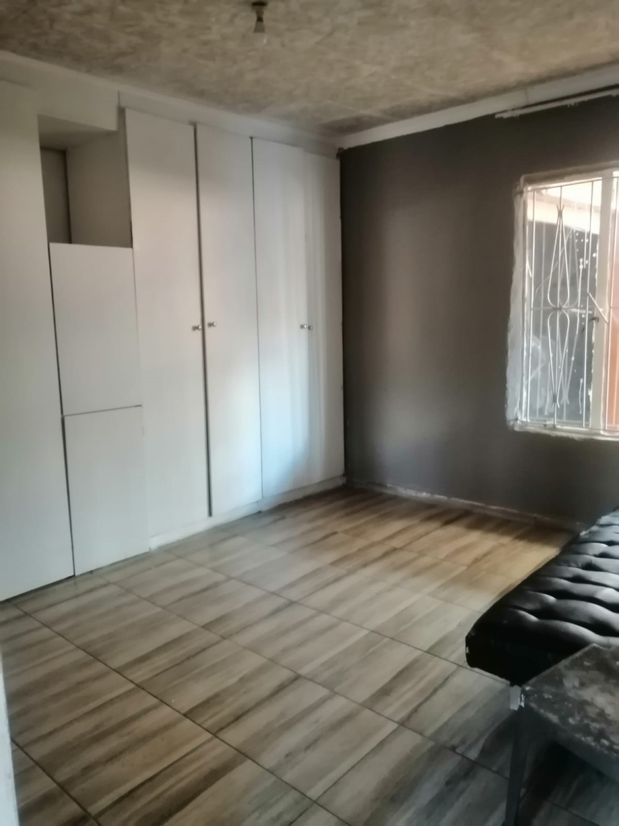 4 Bedroom Property for Sale in Dawn Park Gauteng