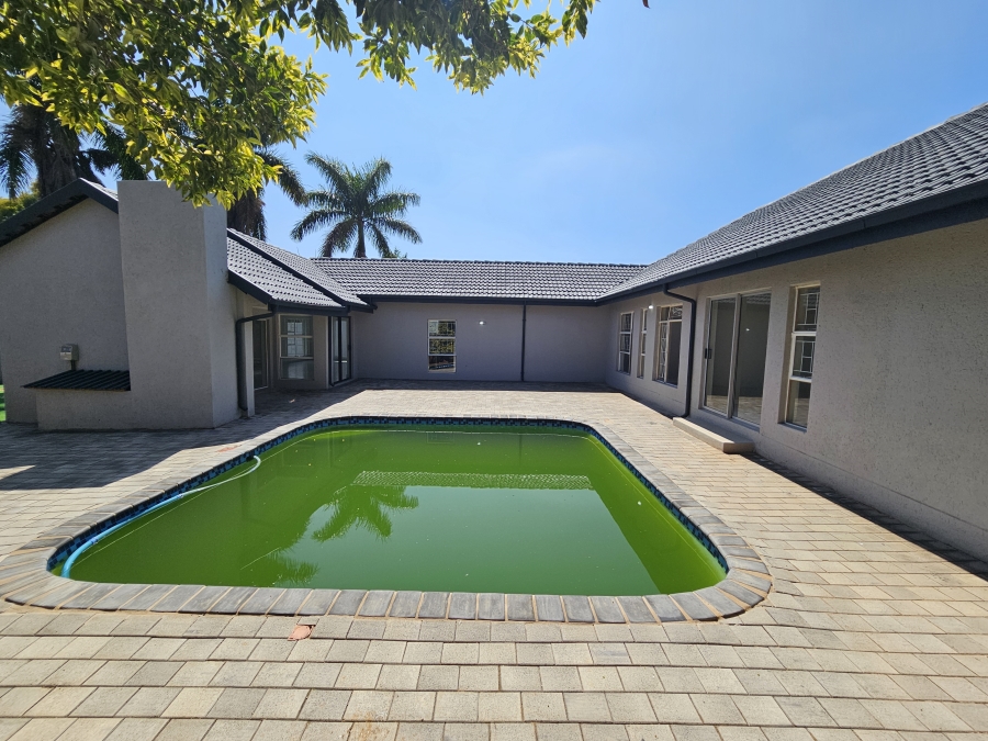 4 Bedroom Property for Sale in Florauna Gauteng