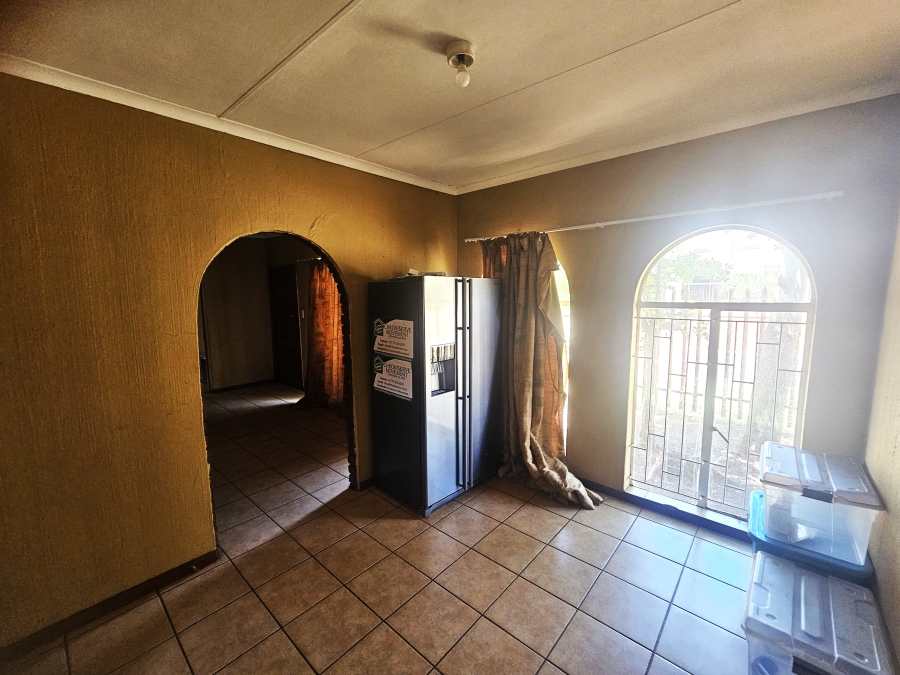 6 Bedroom Property for Sale in The Orchards Gauteng