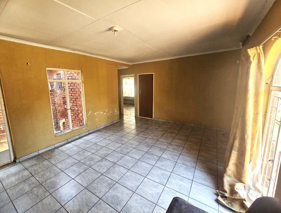 6 Bedroom Property for Sale in The Orchards Gauteng