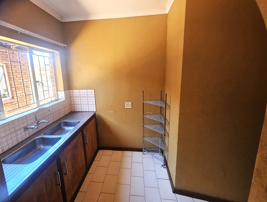 6 Bedroom Property for Sale in The Orchards Gauteng