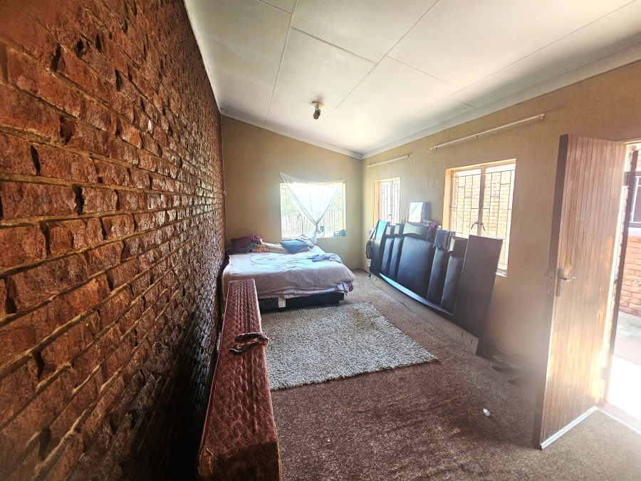 6 Bedroom Property for Sale in The Orchards Gauteng