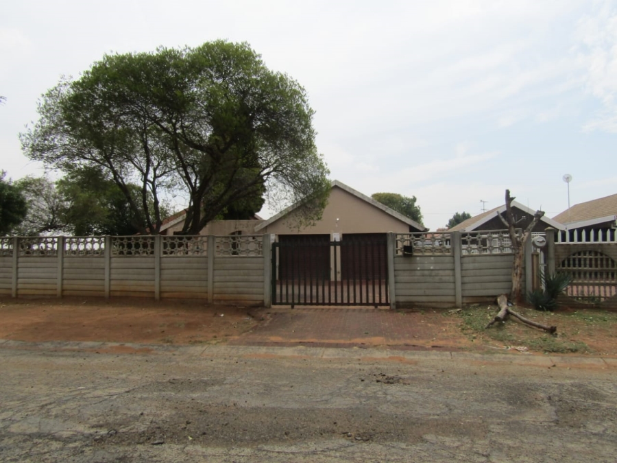 3 Bedroom Property for Sale in Sonland Park Gauteng