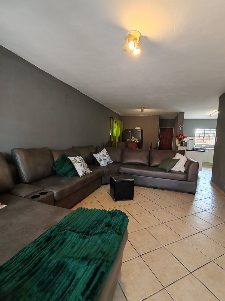 To Let 3 Bedroom Property for Rent in Celtisdal Gauteng