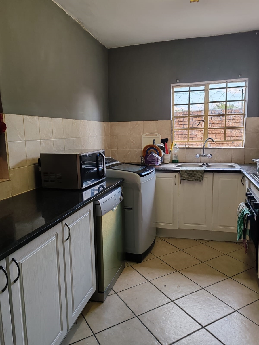 To Let 3 Bedroom Property for Rent in Celtisdal Gauteng