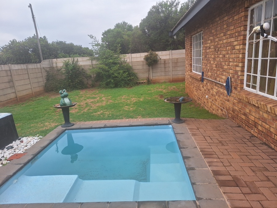 2 Bedroom Property for Sale in Meyerton Central Gauteng