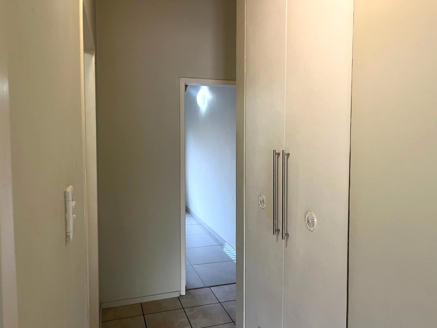 To Let 2 Bedroom Property for Rent in Petervale Gauteng