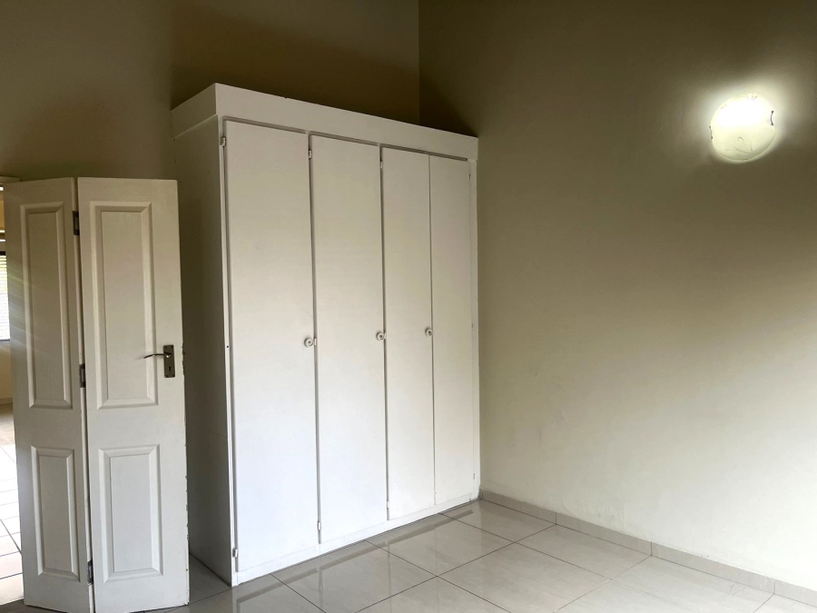 To Let 2 Bedroom Property for Rent in Petervale Gauteng