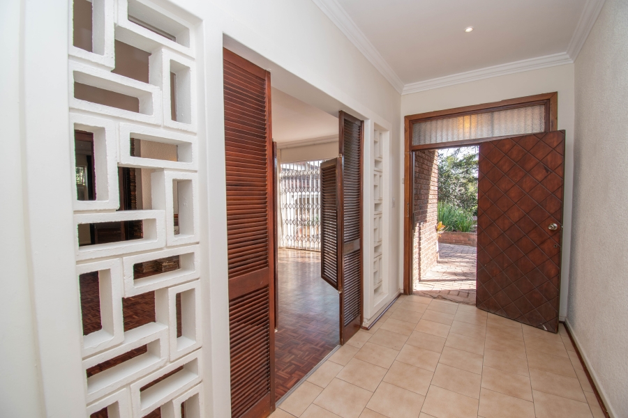 To Let 4 Bedroom Property for Rent in Pierneef Park Gauteng