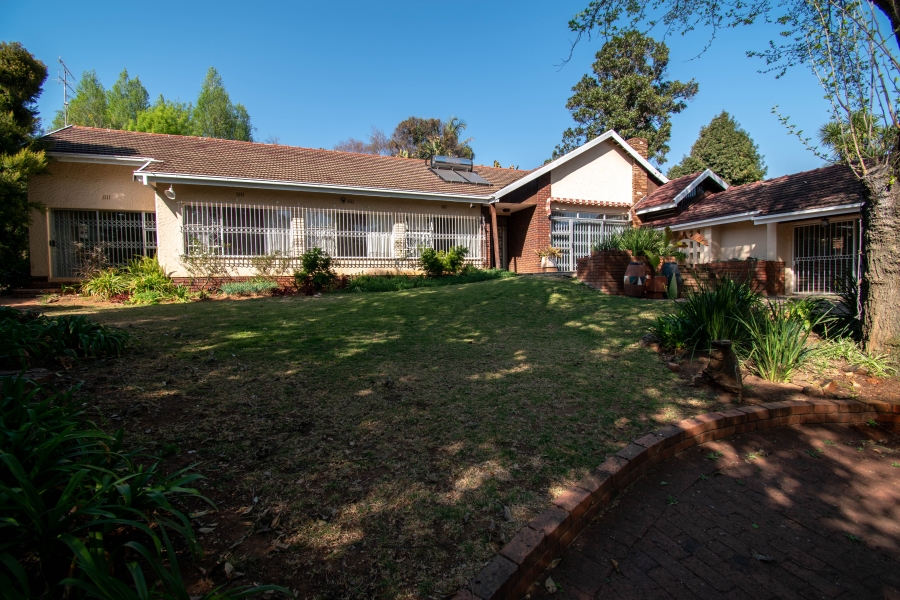 To Let 4 Bedroom Property for Rent in Pierneef Park Gauteng