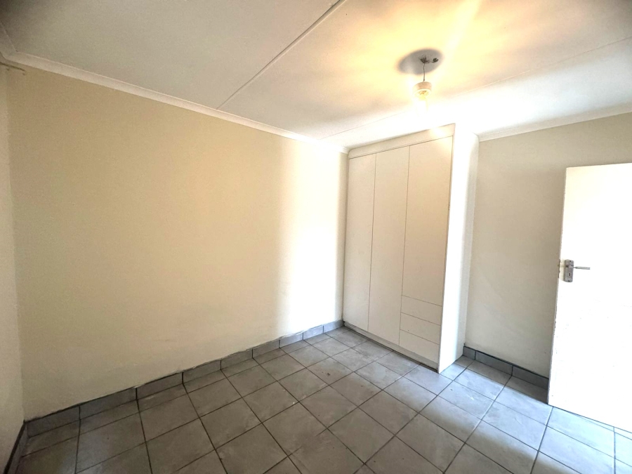 3 Bedroom Property for Sale in Windmill Park Gauteng