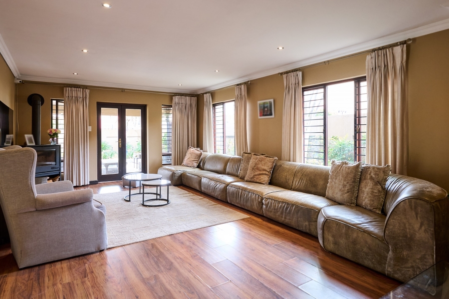 4 Bedroom Property for Sale in Sunninghill Gauteng