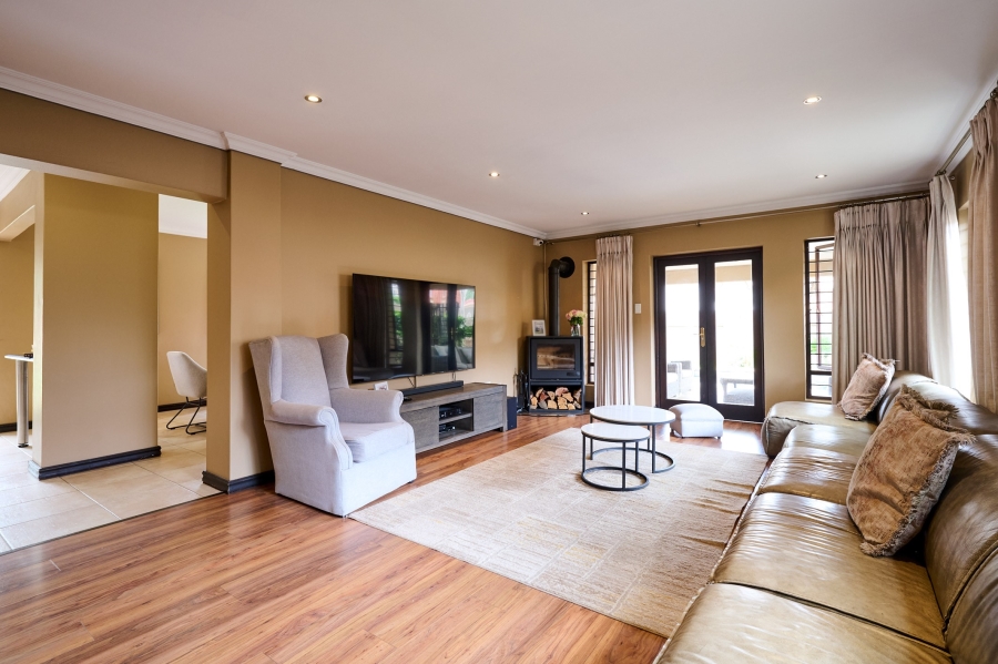 4 Bedroom Property for Sale in Sunninghill Gauteng