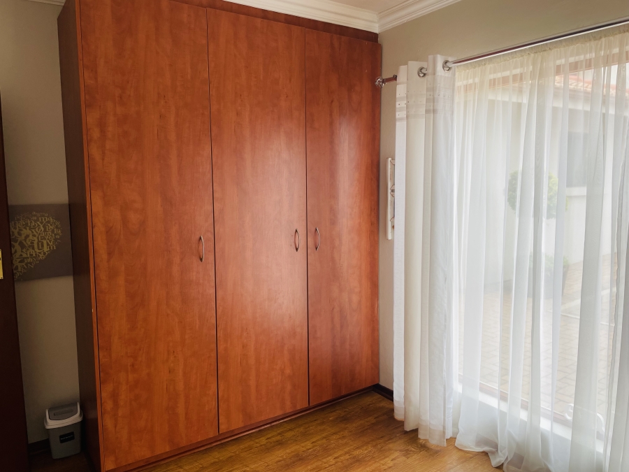 3 Bedroom Property for Sale in Noordheuwel Gauteng