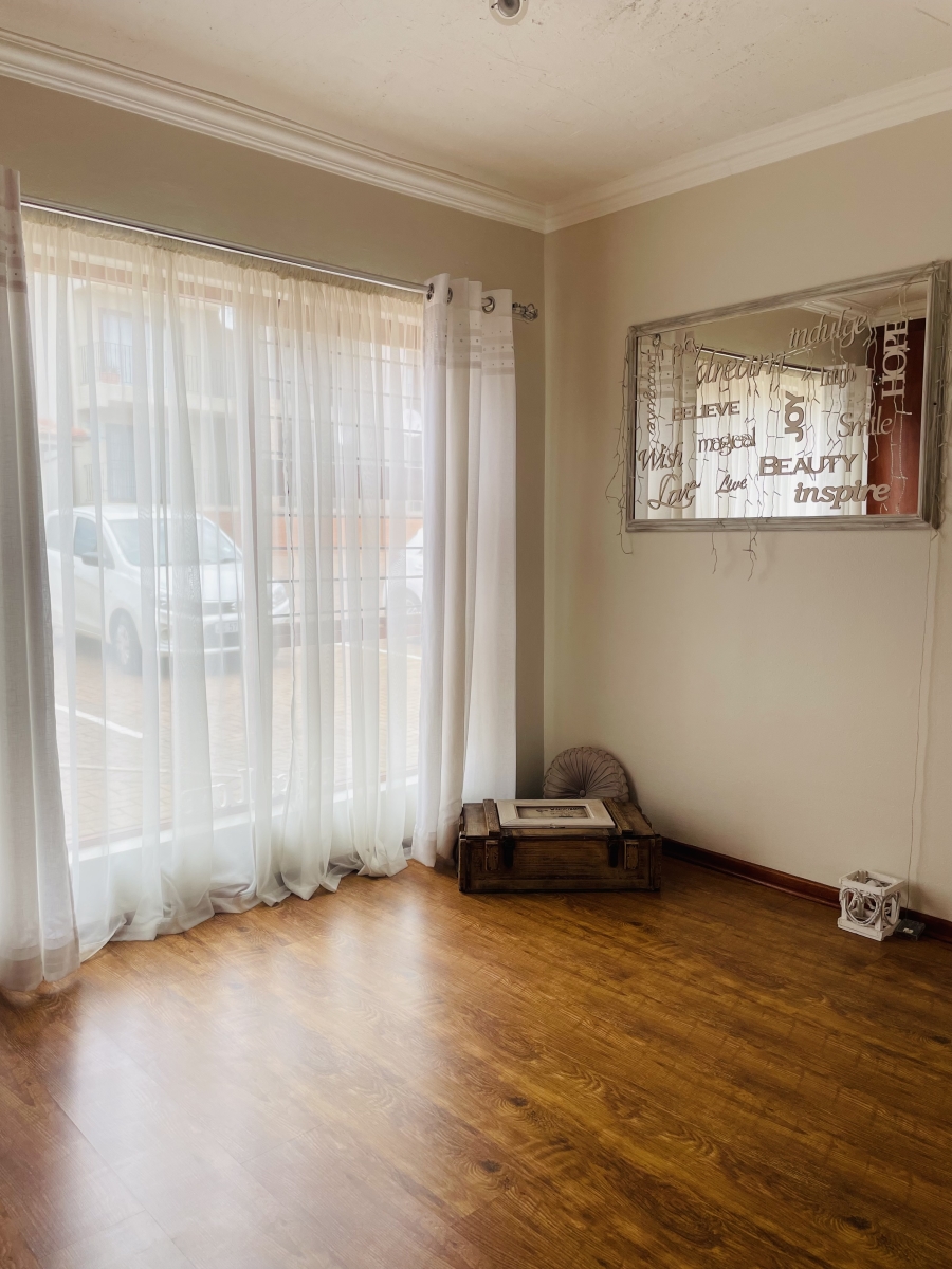 3 Bedroom Property for Sale in Noordheuwel Gauteng