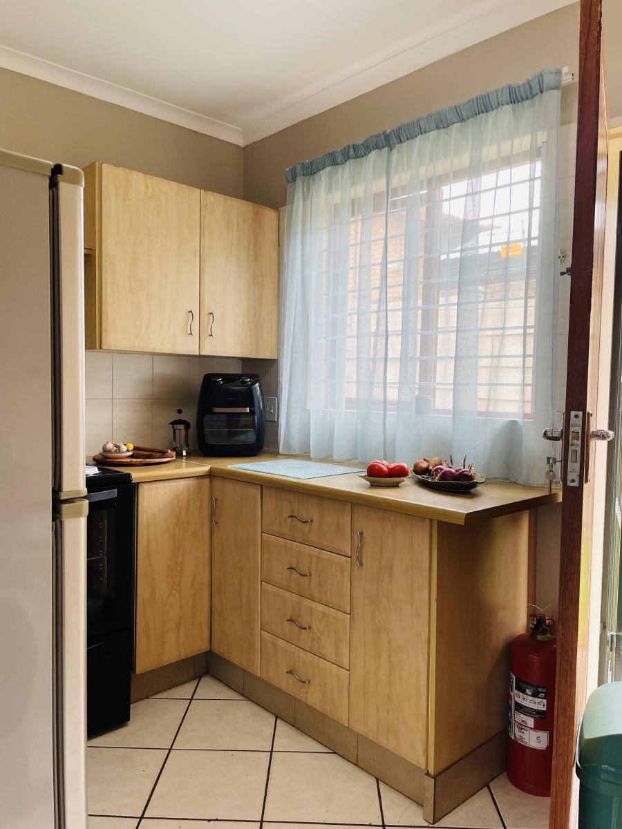 2 Bedroom Property for Sale in Noordheuwel Gauteng