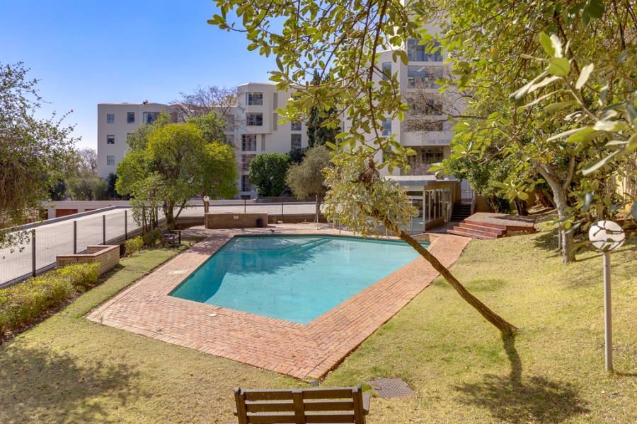 To Let 2 Bedroom Property for Rent in Sandhurst Gauteng