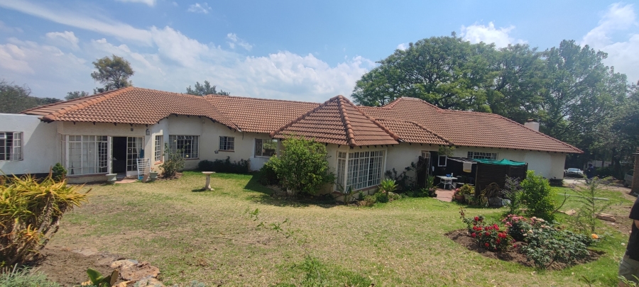 To Let 8 Bedroom Property for Rent in Ferndale Gauteng