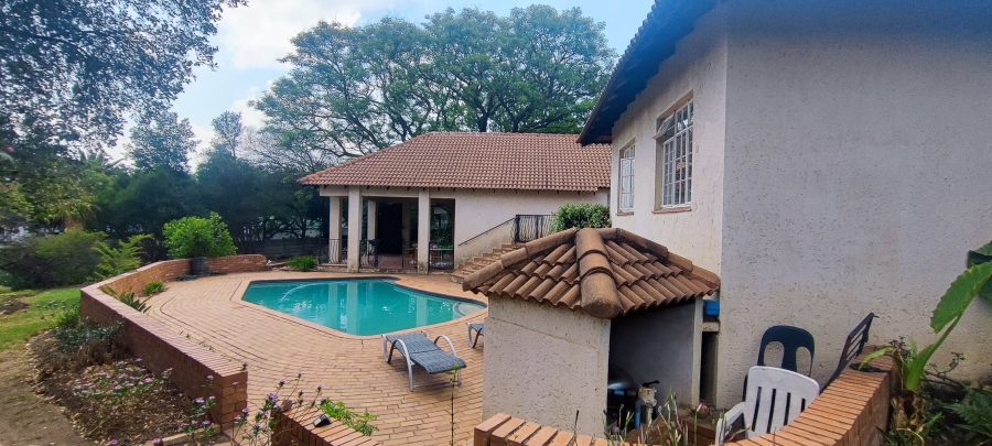 To Let 8 Bedroom Property for Rent in Ferndale Gauteng