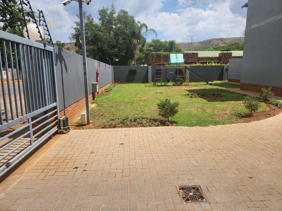 2 Bedroom Property for Sale in Pretoria North Gauteng