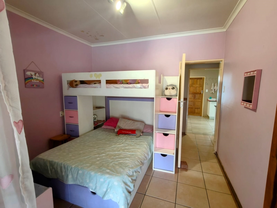 4 Bedroom Property for Sale in Annlin Gauteng