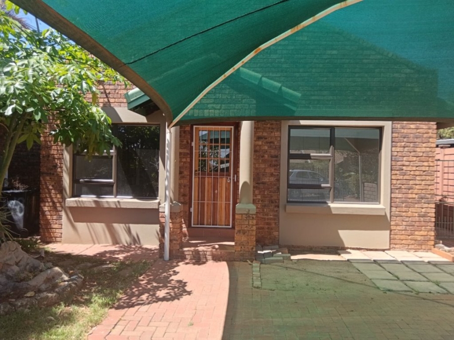 2 Bedroom Property for Sale in Theresa Park Gauteng