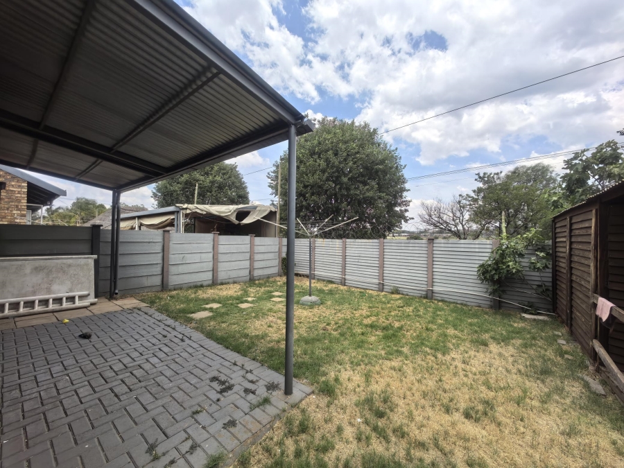 To Let 3 Bedroom Property for Rent in Mountain View Gauteng