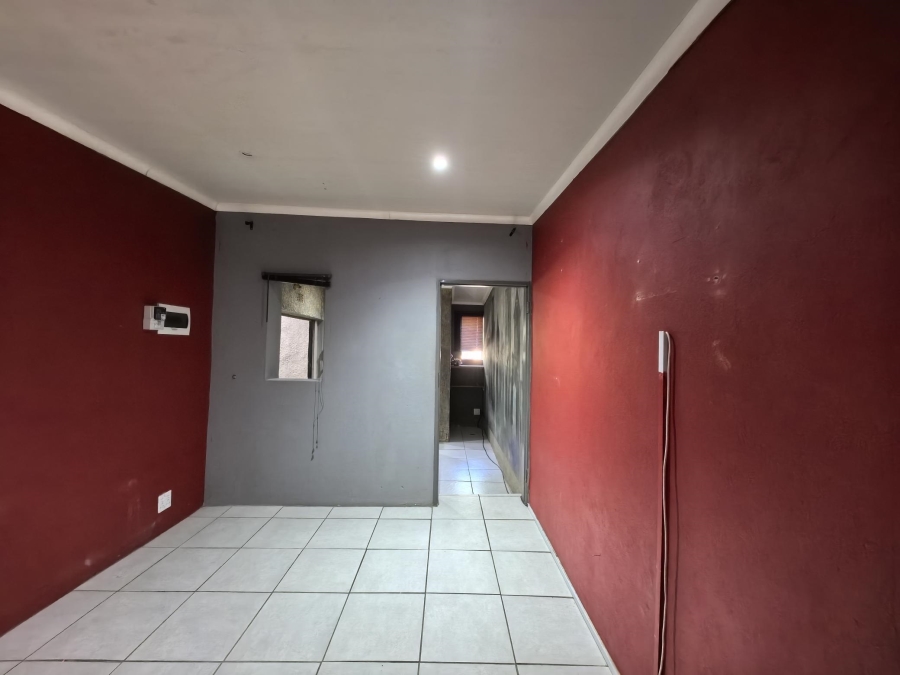 To Let 4 Bedroom Property for Rent in Waverley Gauteng