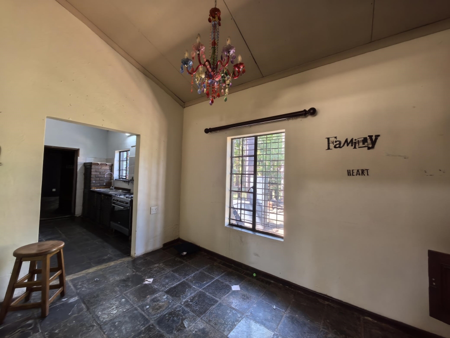 To Let 4 Bedroom Property for Rent in Waverley Gauteng