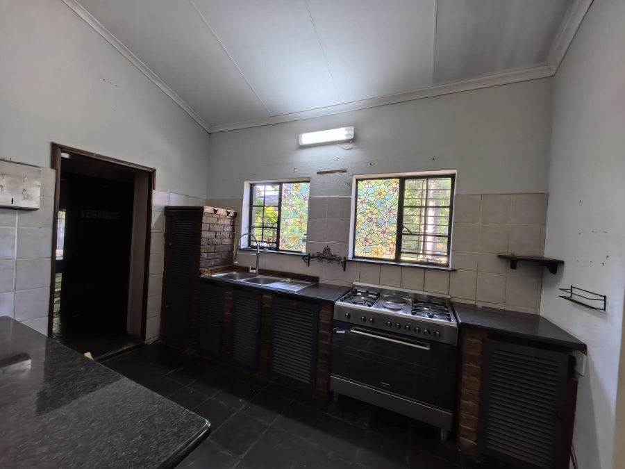 To Let 4 Bedroom Property for Rent in Waverley Gauteng