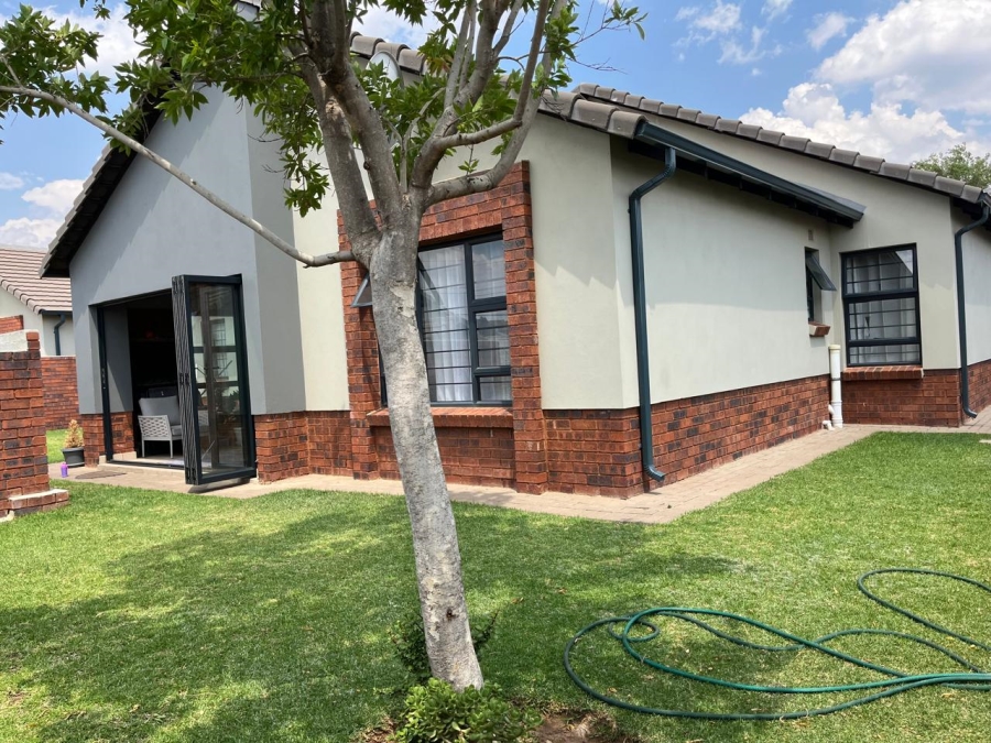 3 Bedroom Property for Sale in Amberfield Gauteng