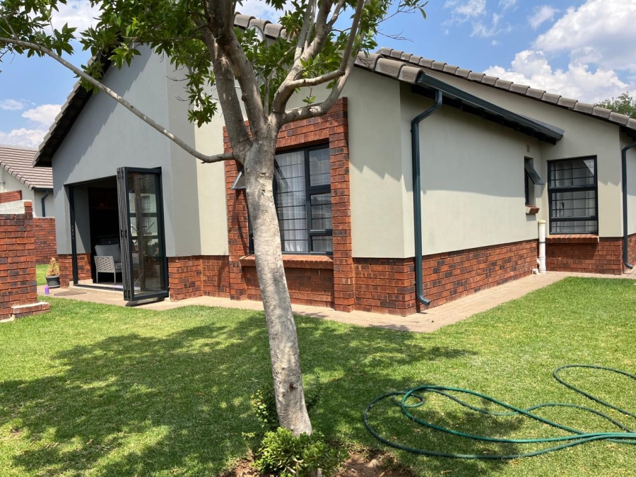 3 Bedroom Property for Sale in Amberfield Gauteng