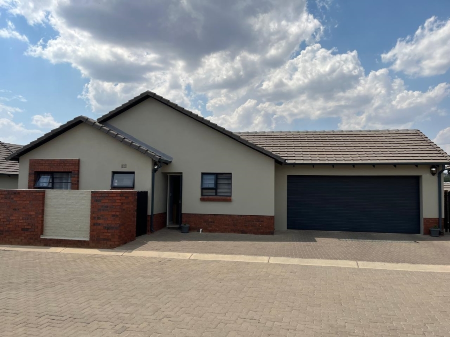 3 Bedroom Property for Sale in Amberfield Gauteng