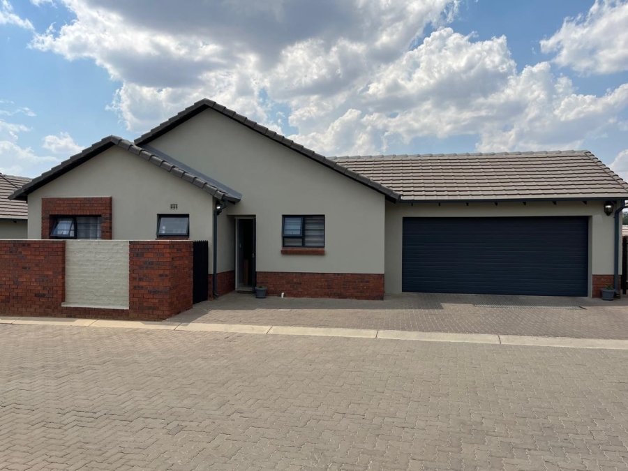 3 Bedroom Property for Sale in Amberfield Gauteng