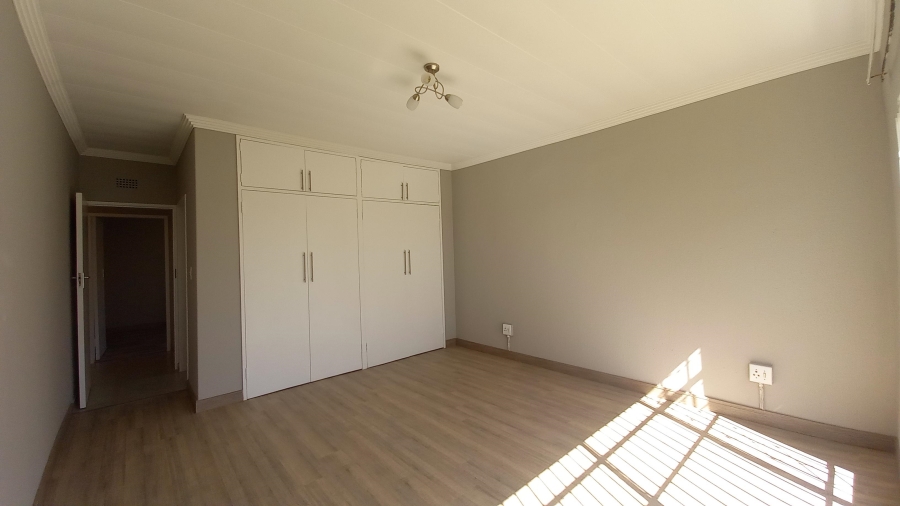 To Let 3 Bedroom Property for Rent in New Redruth Gauteng