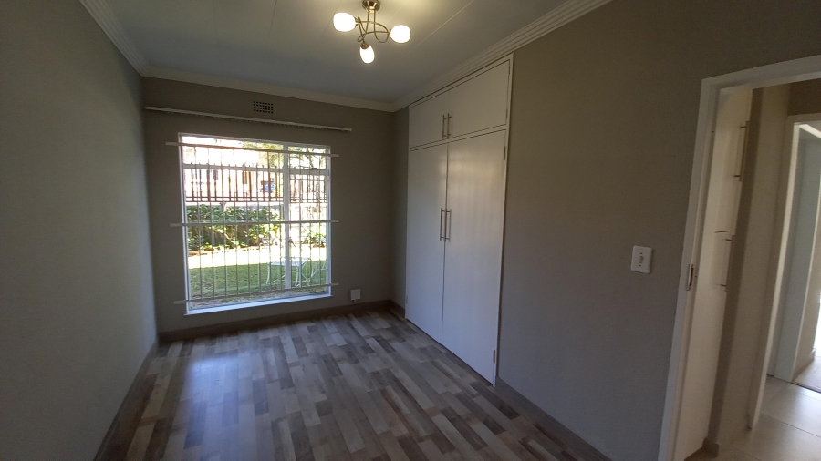 To Let 3 Bedroom Property for Rent in New Redruth Gauteng