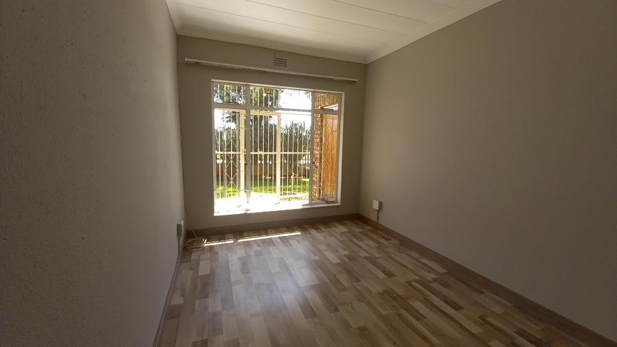 To Let 3 Bedroom Property for Rent in New Redruth Gauteng