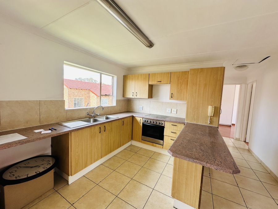 2 Bedroom Property for Sale in Liefde en Vrede Gauteng